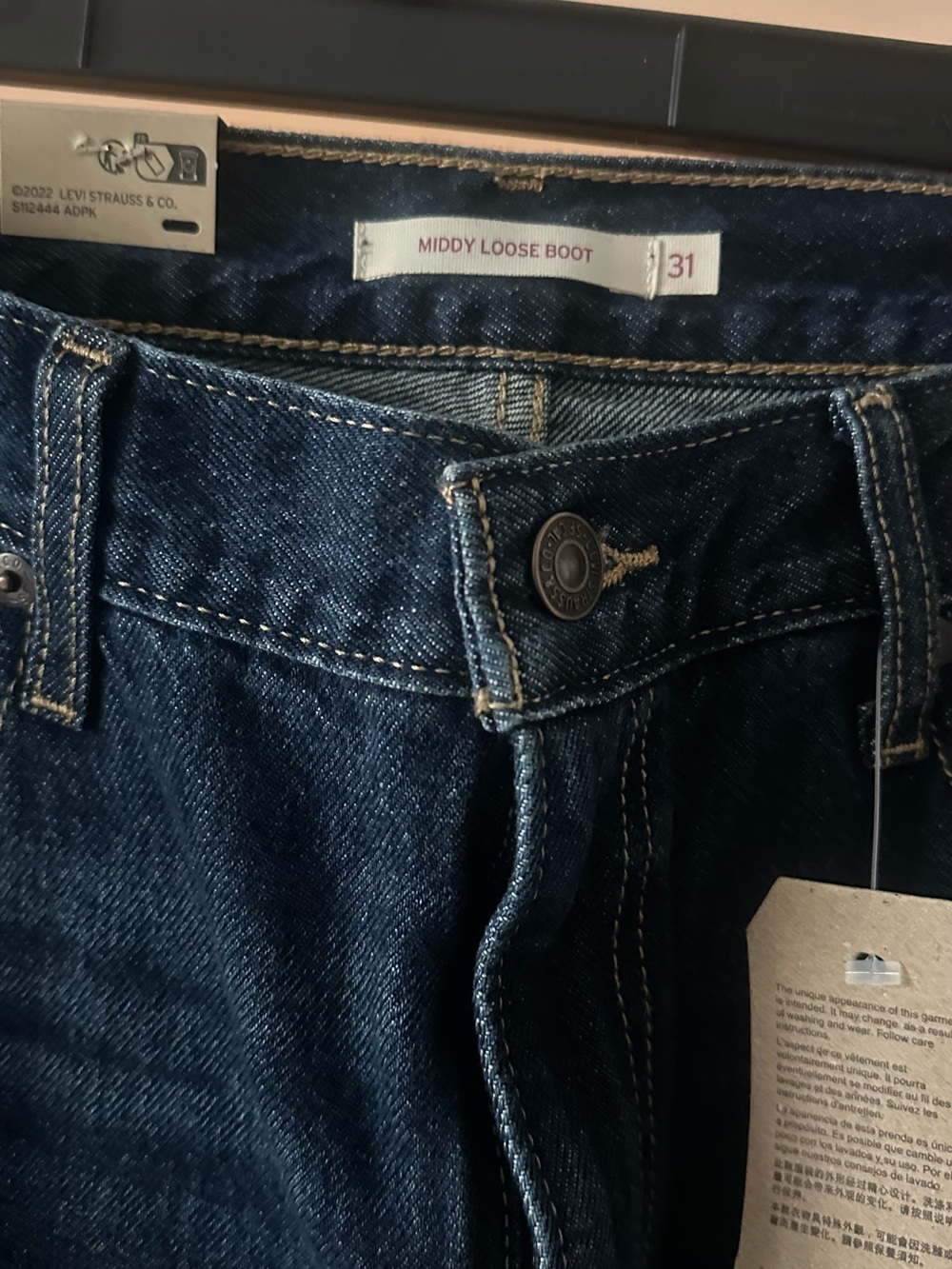 Levi's Women's Middy Loose Bootcut Jeans 31x31 NWT Dark Wash - Picture 4 of 11